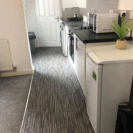 Апартаменты Simple And Sweet, Flat On Lewis Street - 1 Br Stoke-on-Trent Экстерьер фото