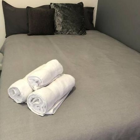 Апартаменты Simple And Sweet, Flat On Lewis Street - 1 Br Stoke-on-Trent Экстерьер фото