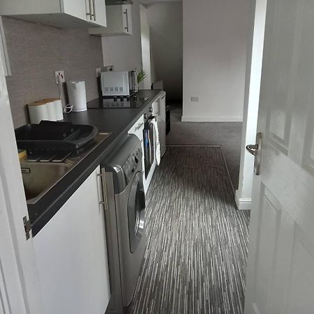 Апартаменты Simple And Sweet, Flat On Lewis Street - 1 Br Stoke-on-Trent Экстерьер фото
